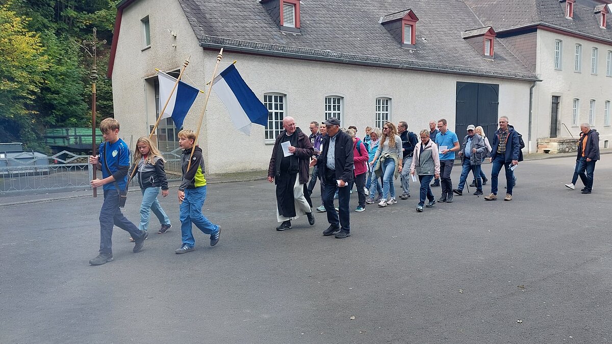 Rückführung der Pietá nach Neunkhausen